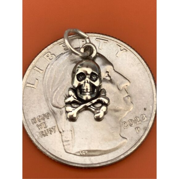.925 Skull and Crossbones Sterling Silver Jewelry Charm #halloween - Picture 3 of 3